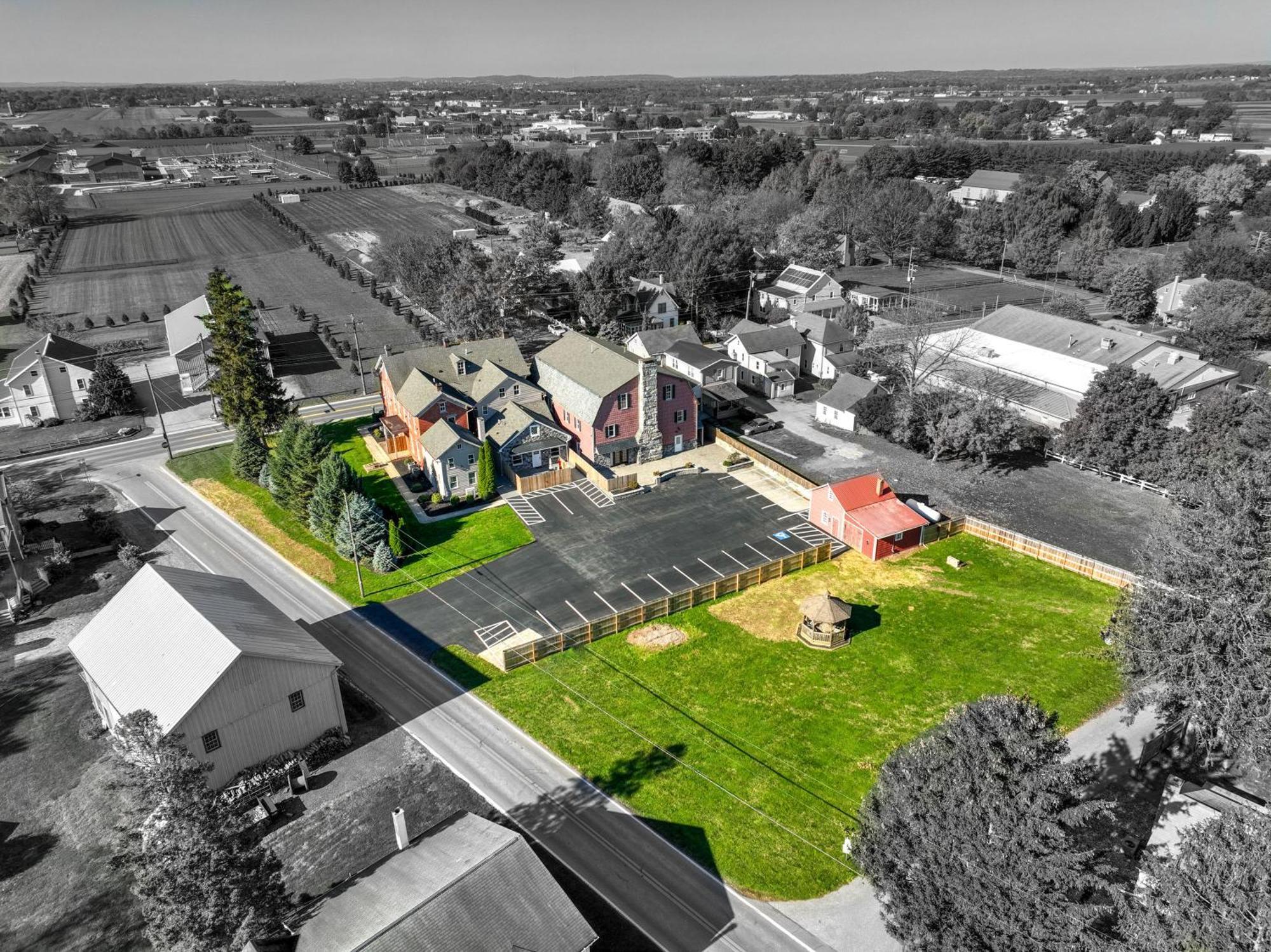 Legacy Manor 13 Bedrooms Sleeps 26 *
